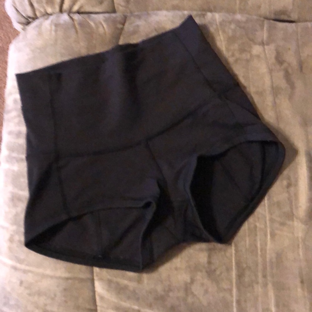 Athletic booty shorts